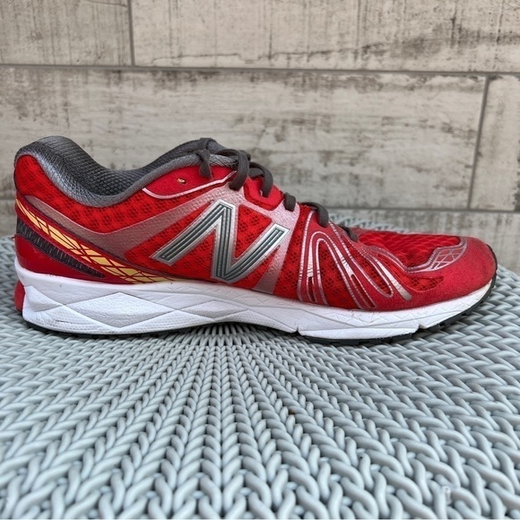 New Balance 890 V2 Canada Running Shoes - Picture 3 of 11